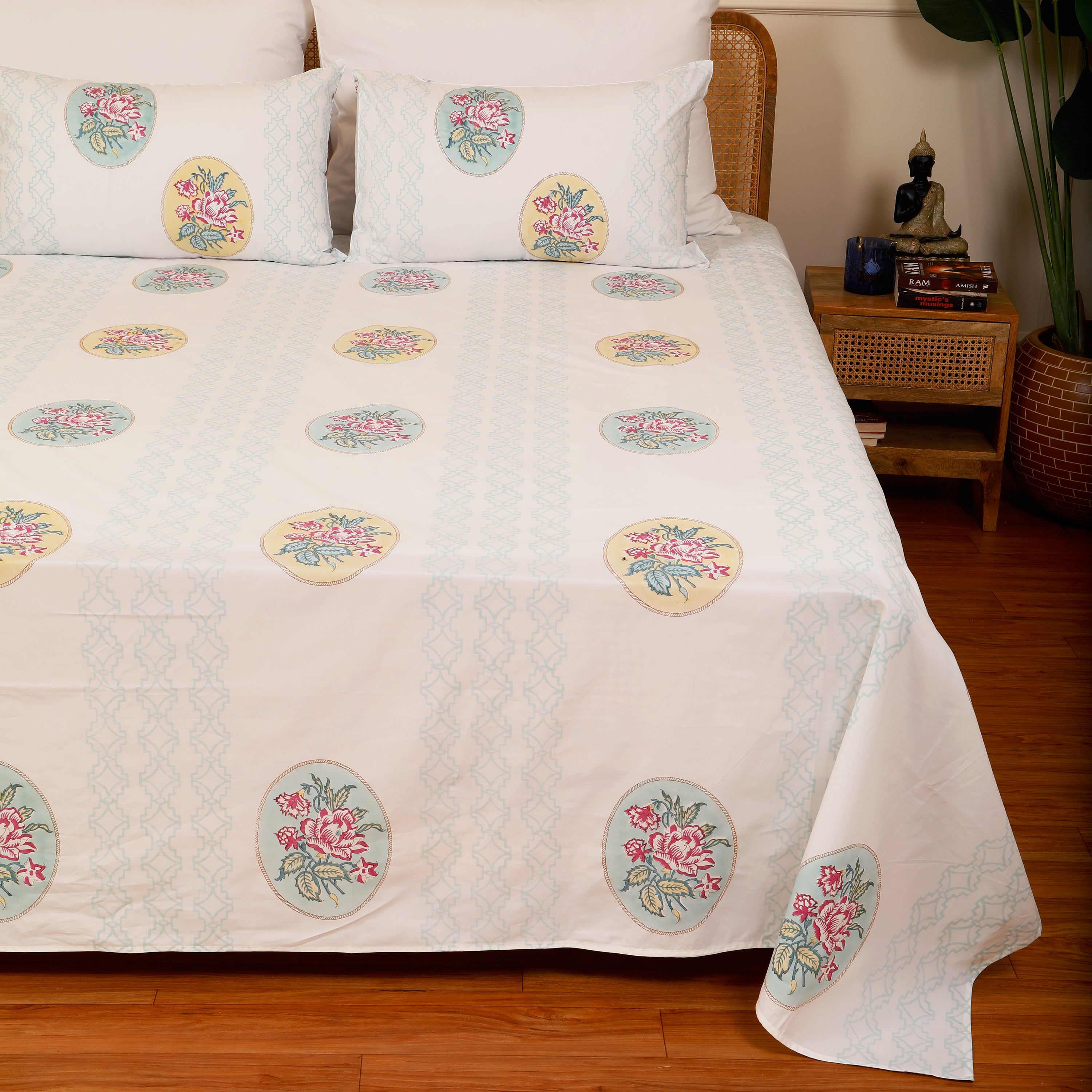 Rustic Rose king size Bedsheet with 2 pillow cover