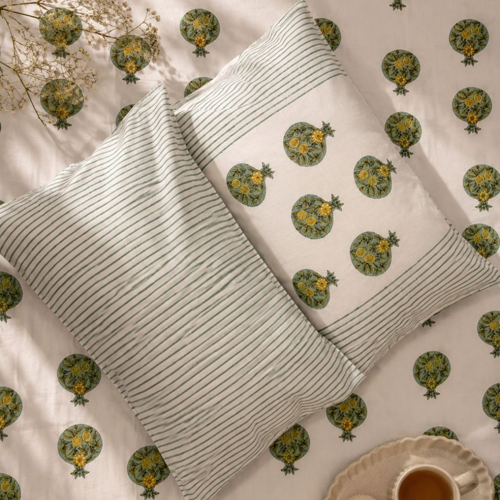 Bagh-e-Anaar Bedsheet With 2 Pillow Cover
