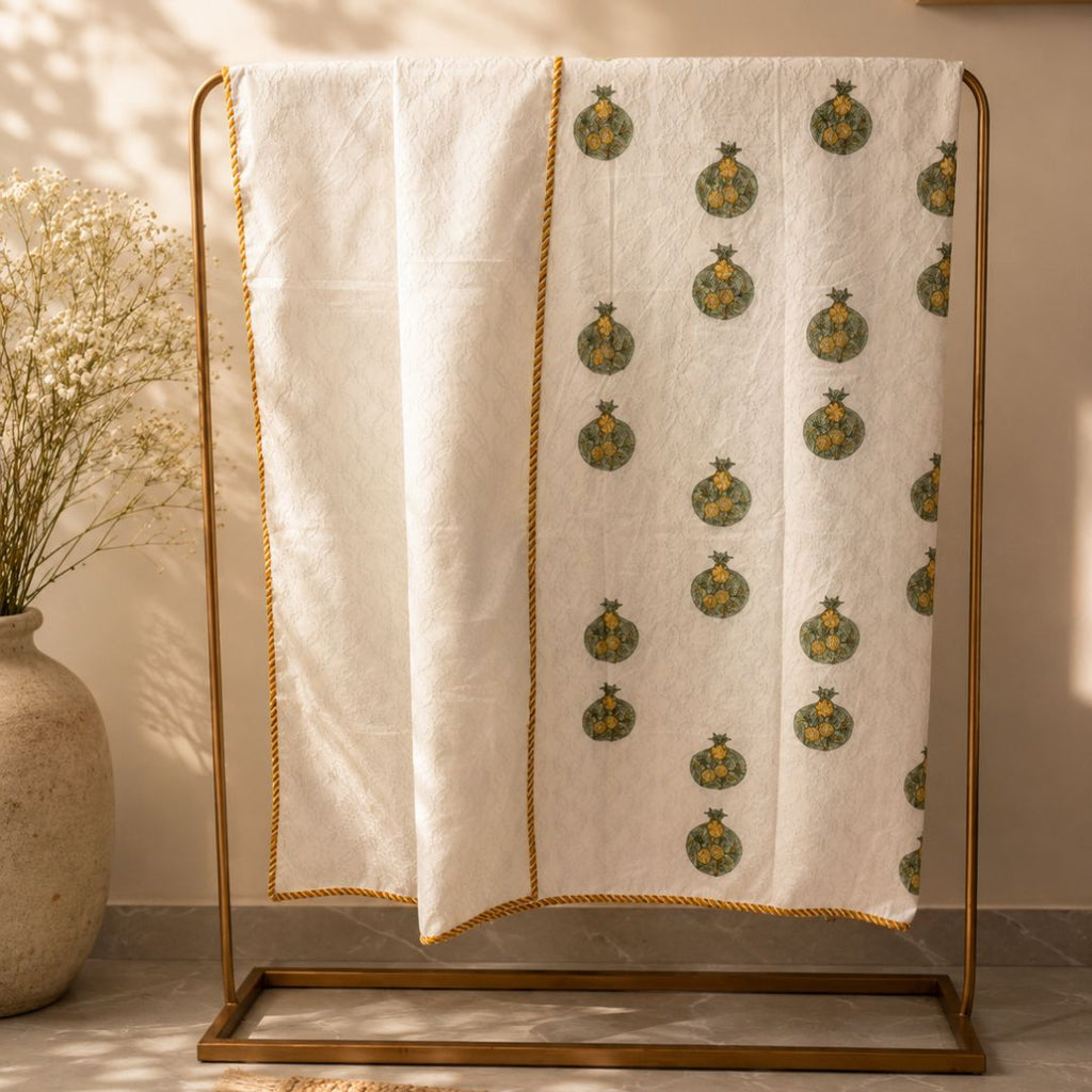 Bagh-e-Anaar Bedsheet With 2 Pillow Cover