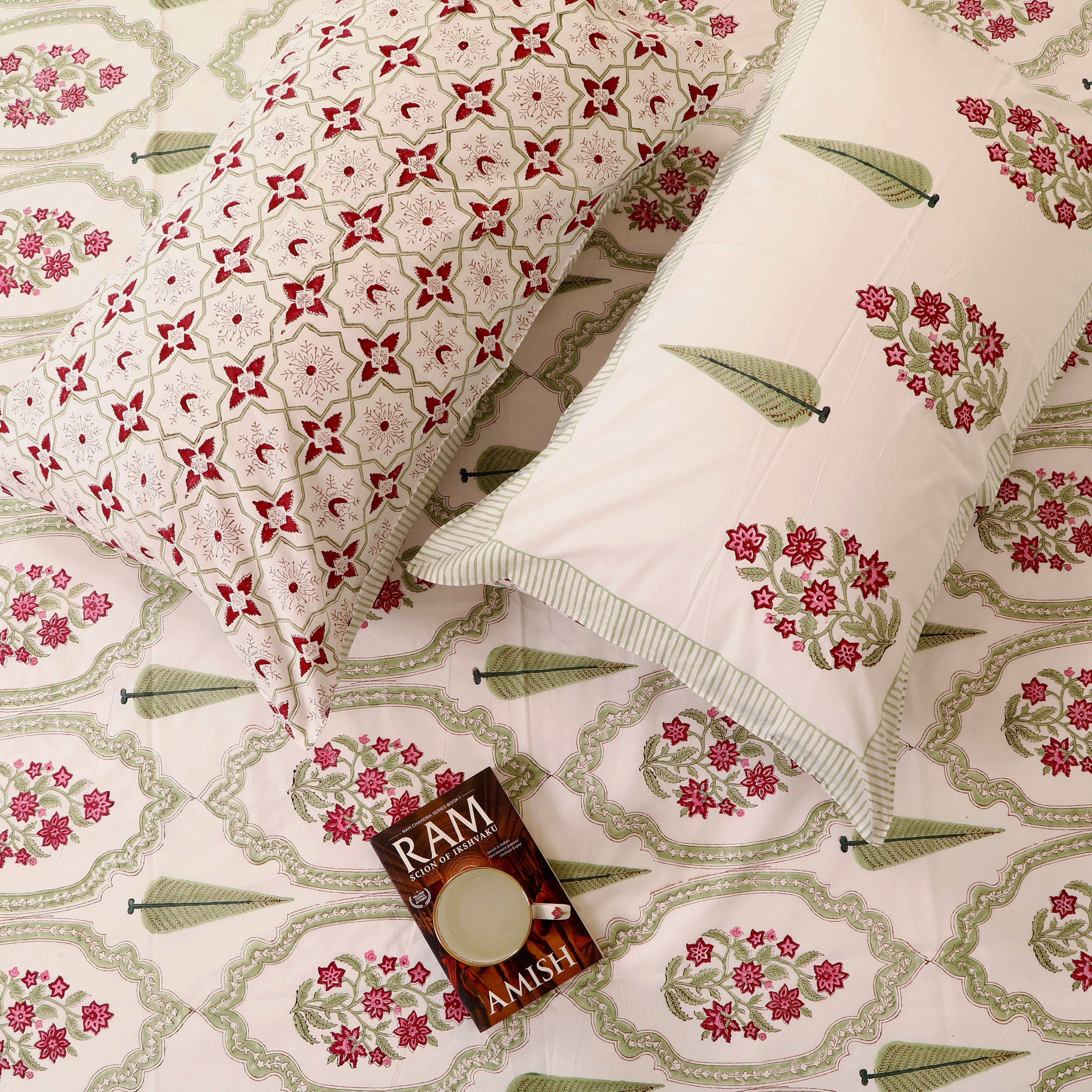 Shahi Gulshan king size Bedsheet with 2 pillow cover