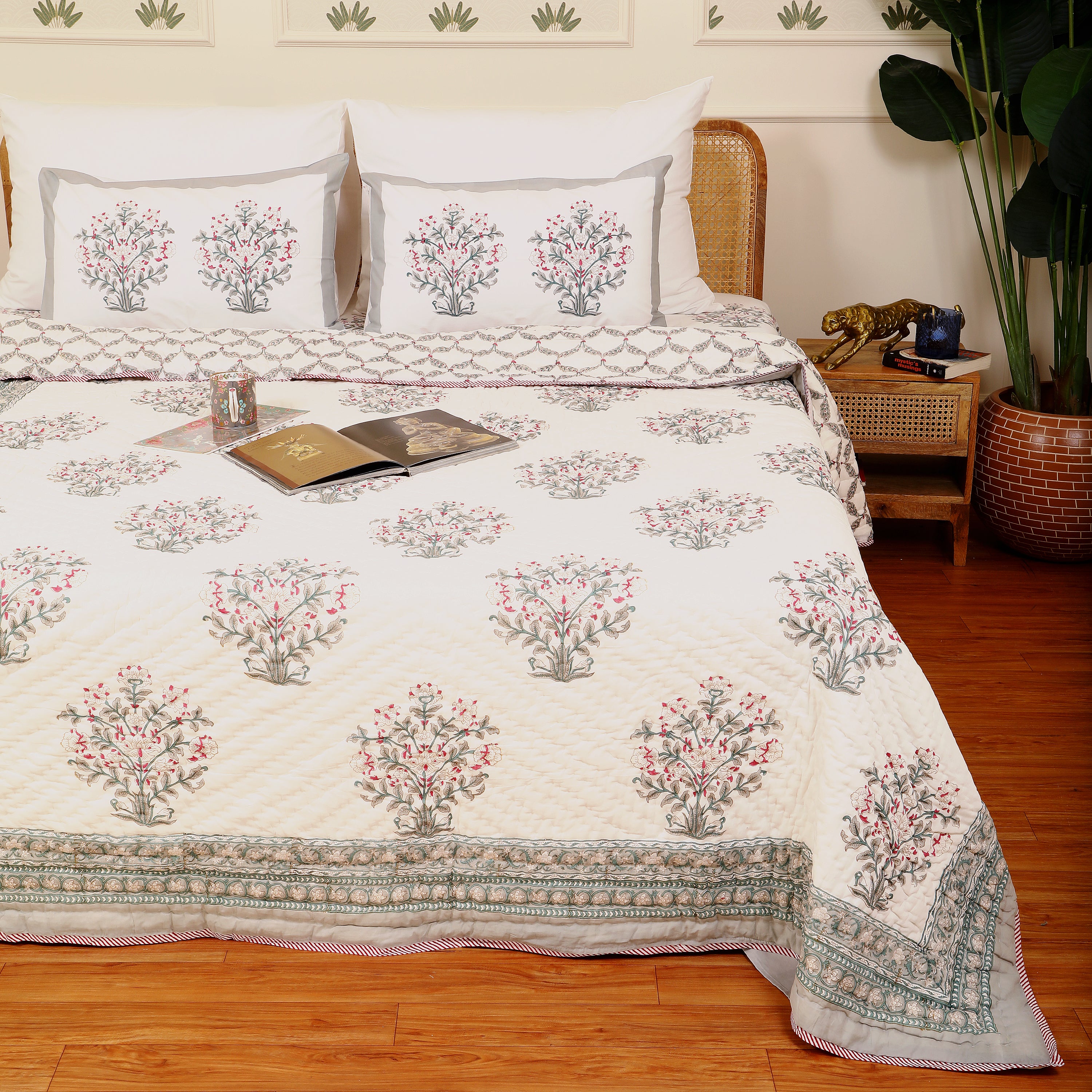 Amer Guldasta Quilt Single
