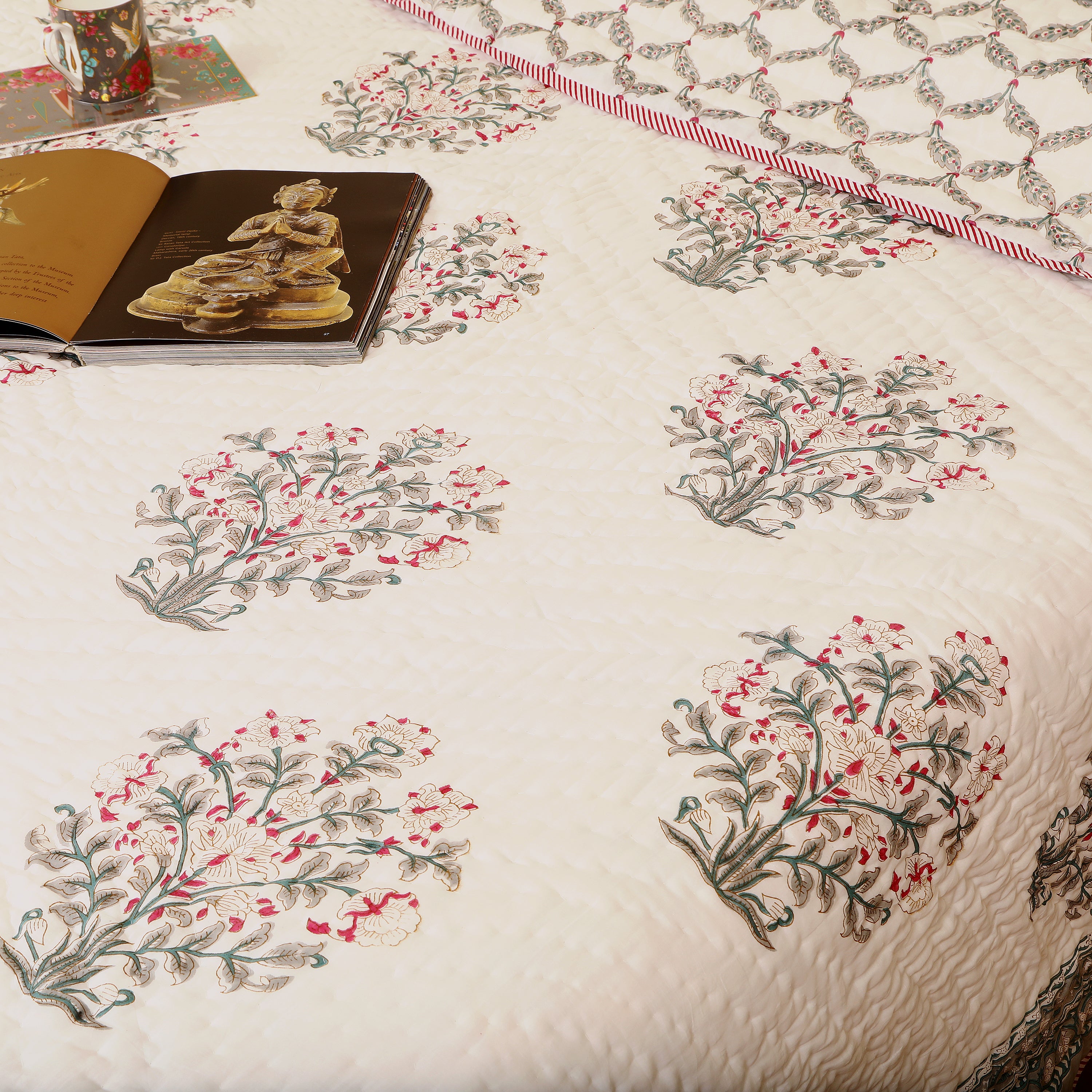 Amer Guldasta Quilt Single