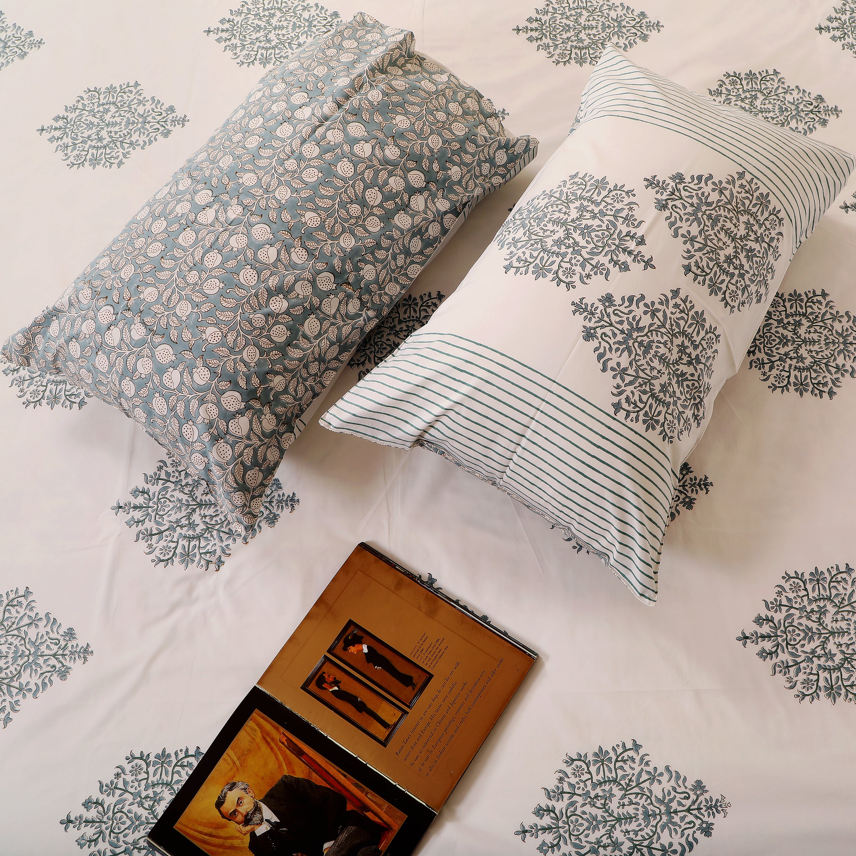Ekaara Super King bedsheet with 2 pillow cover