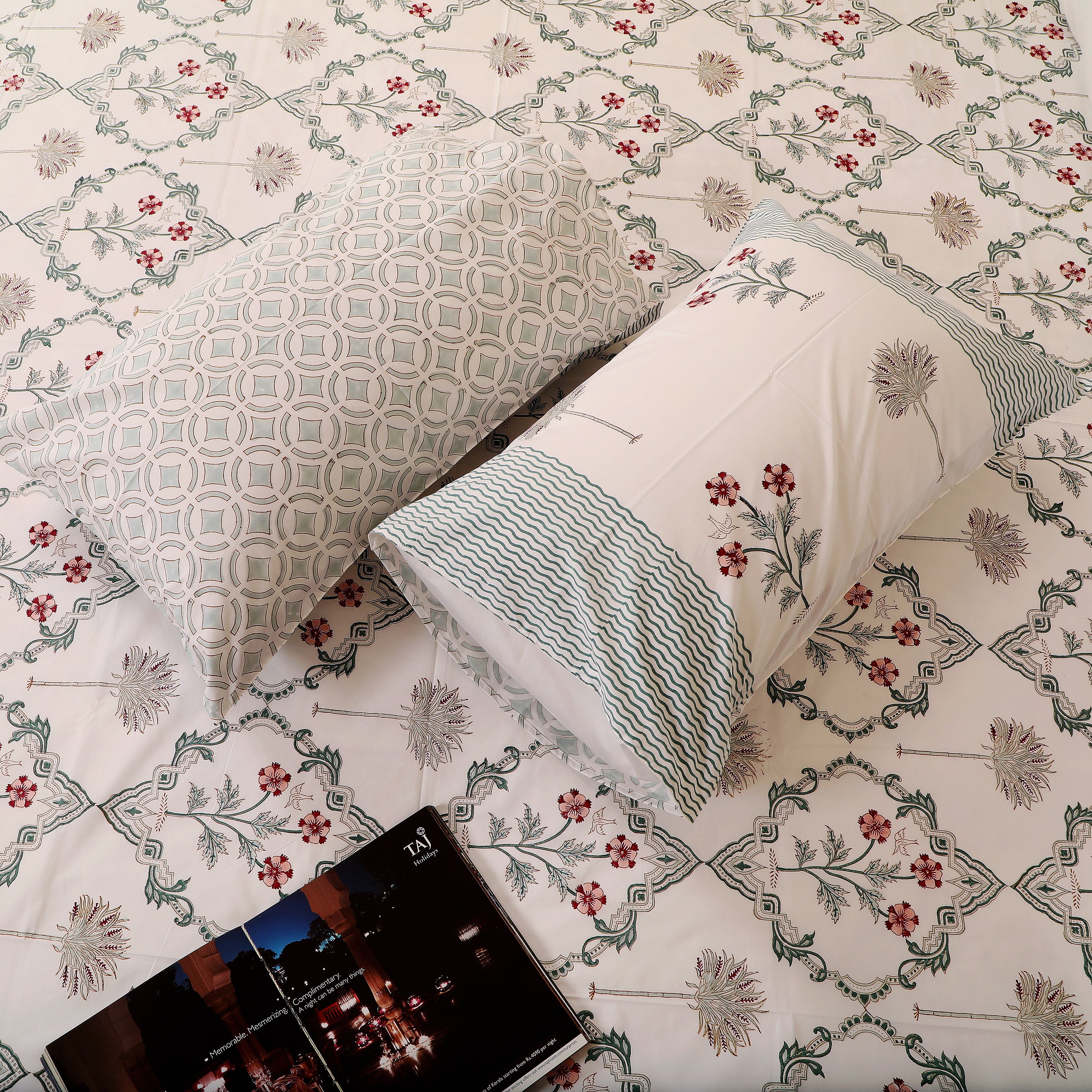 Jahanara Super King bedsheet with 2 pillow cover