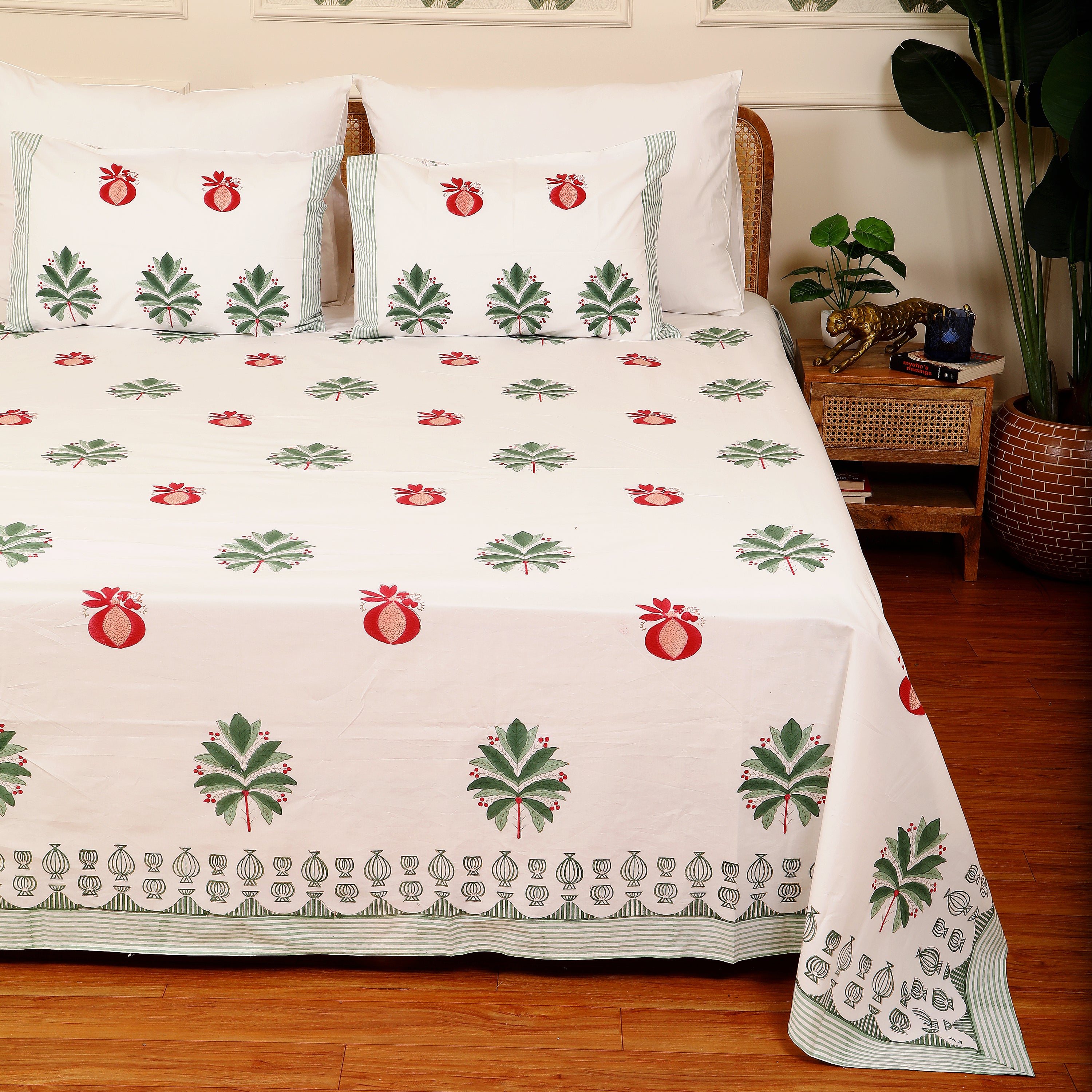 Gul-E-Anar Bedsheet King size Bedsheet with 2 pillow cover