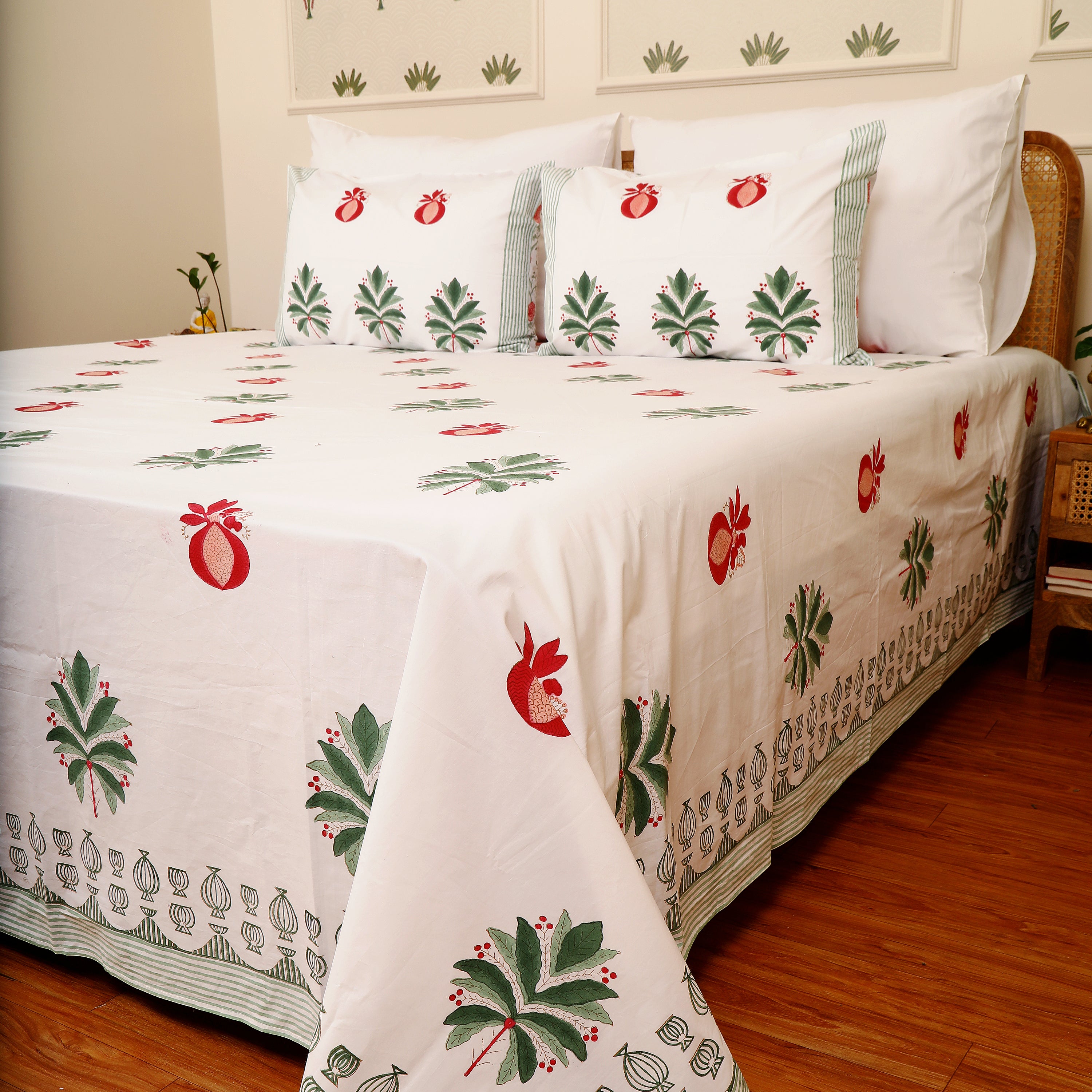 Gul-E-Anar Bedsheet King size Bedsheet with 2 pillow cover