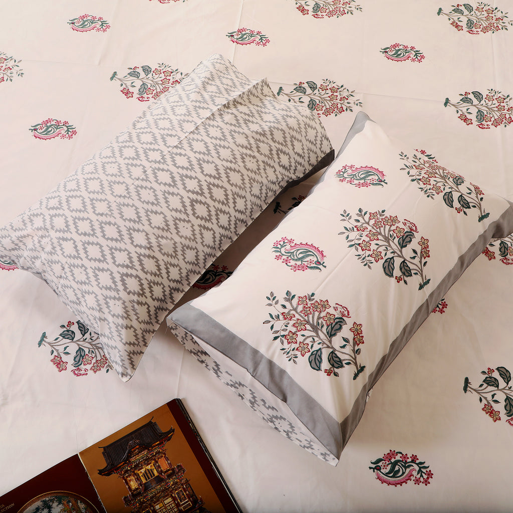 Bebak Grey King size Bedsheet with 2 pillow cover