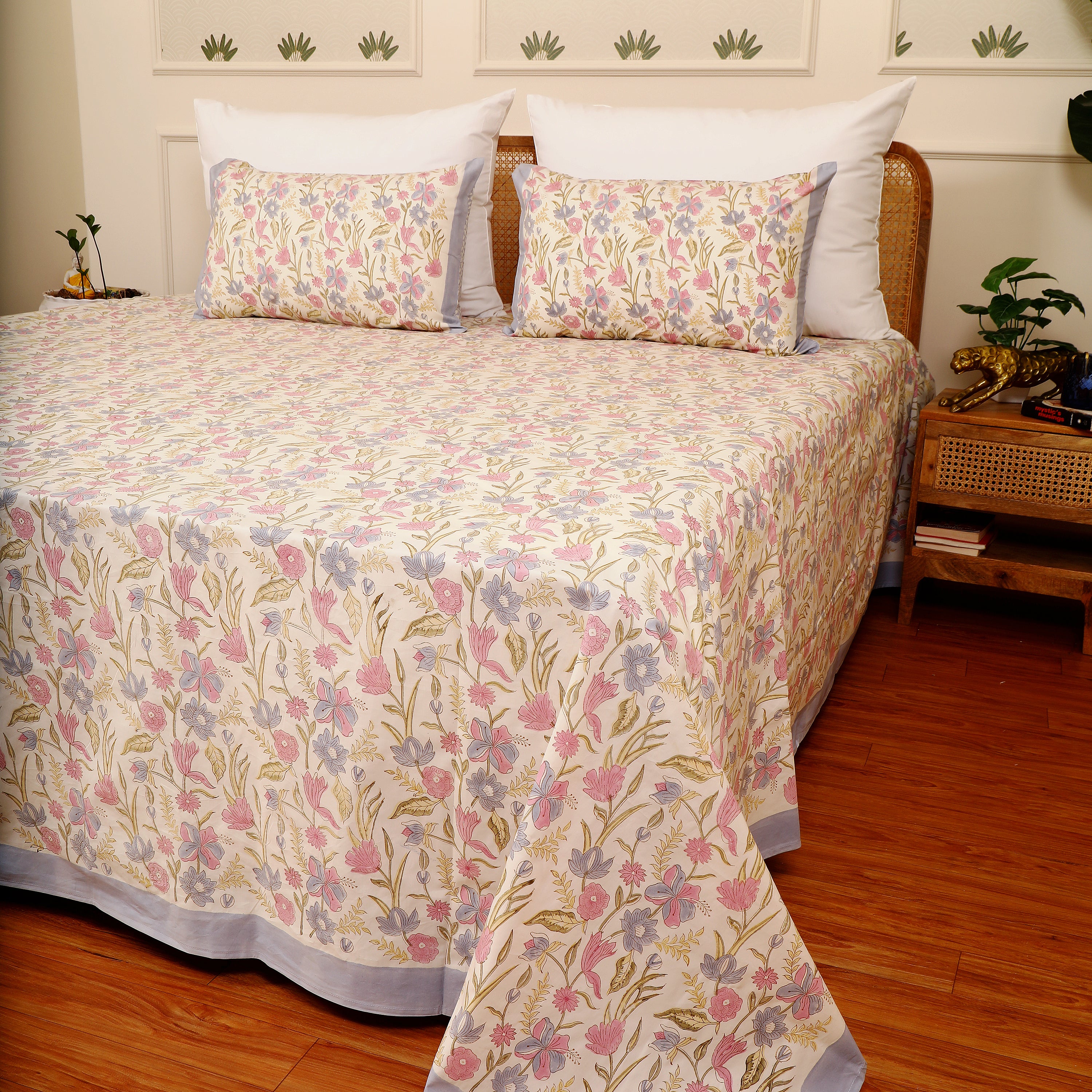Pushpavali Super king size bedsheet with 2 pillow cover