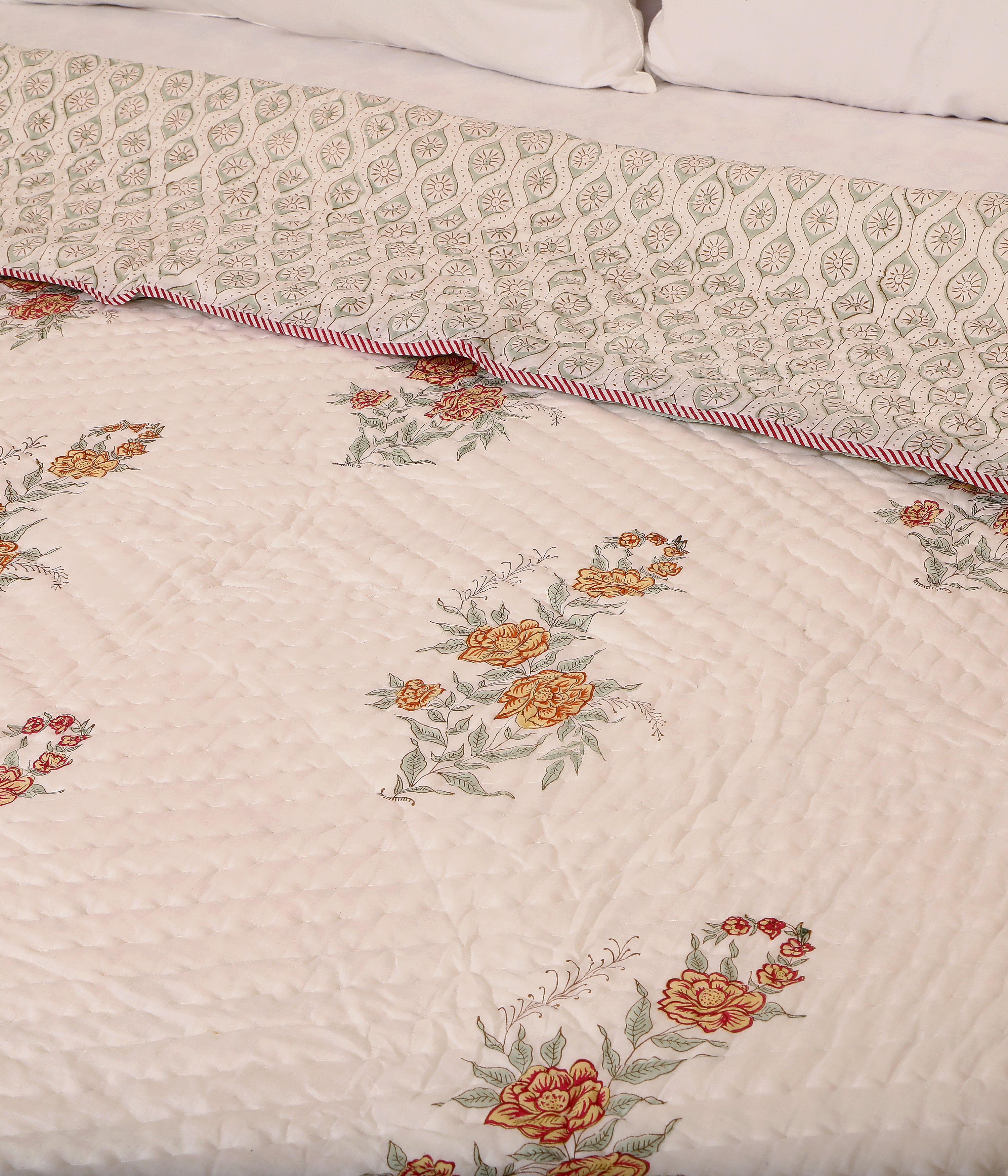 Rosewood Meadow Quilt Single