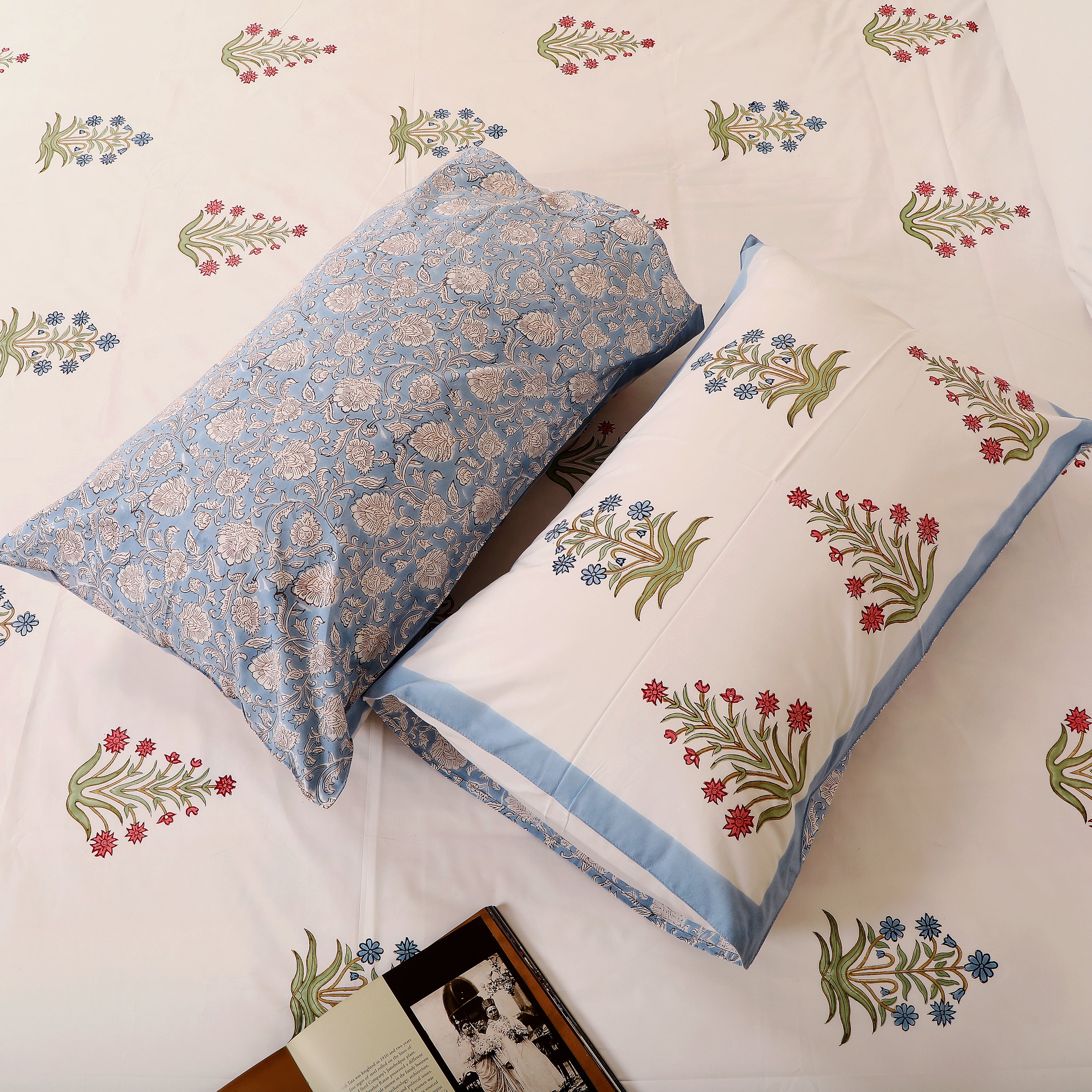 Zareen-e-Gul king size Bedsheet with 2 pillow cover