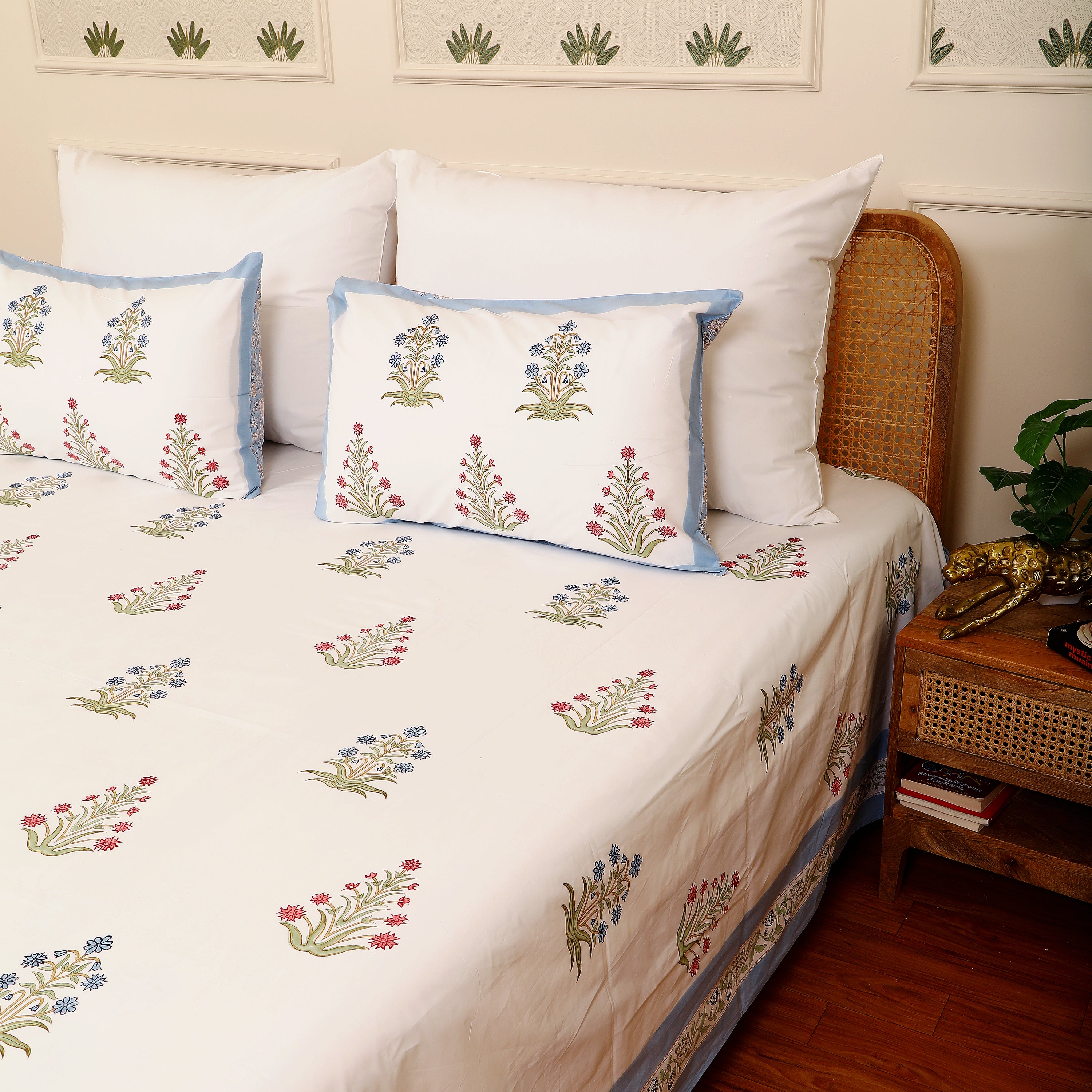 Zareen-e-Gul king size Bedsheet with 2 pillow cover