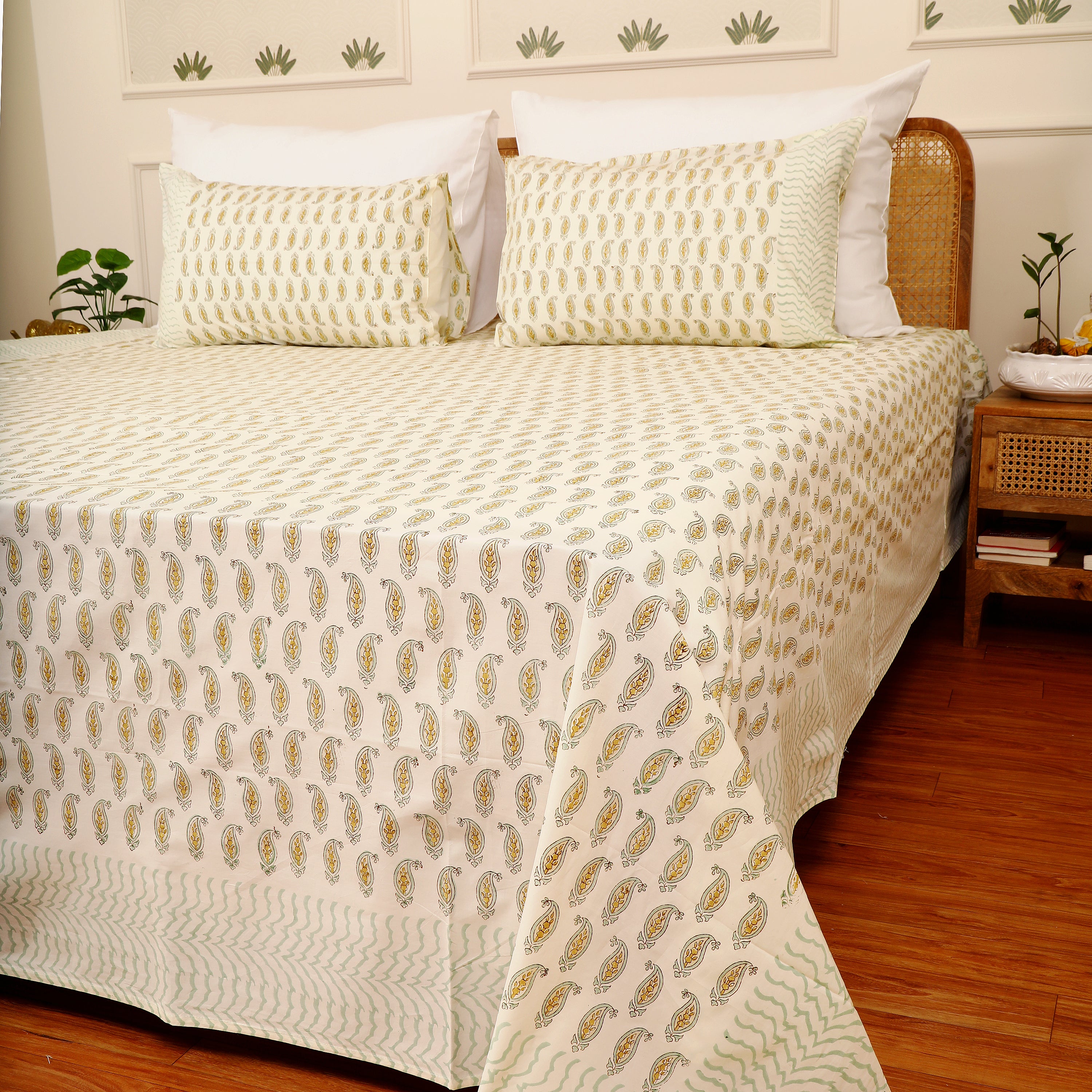 Paisley Jaal Bedsheet King size Bedsheet with 2 pillow cover