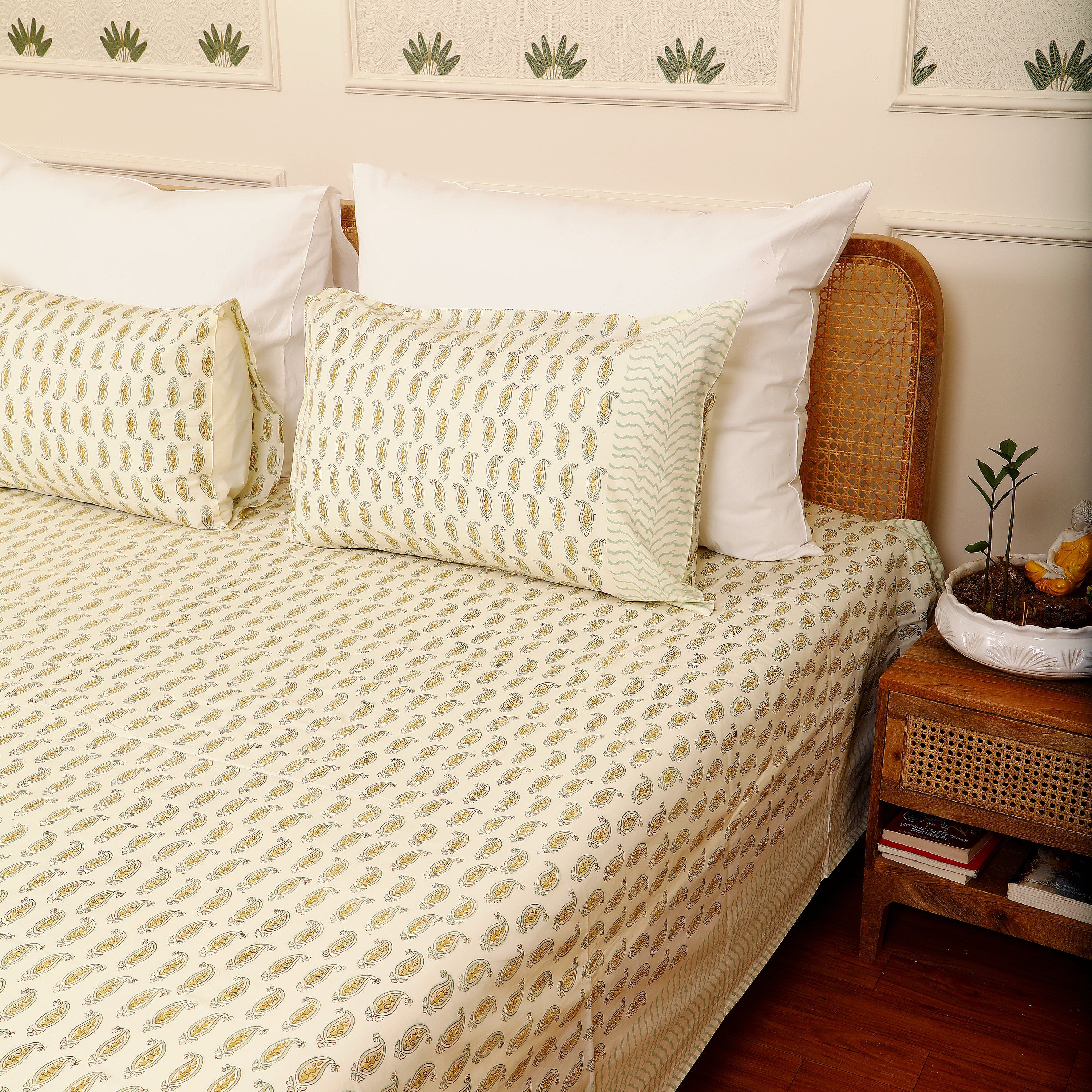 Paisley Jaal Bedsheet King size Bedsheet with 2 pillow cover