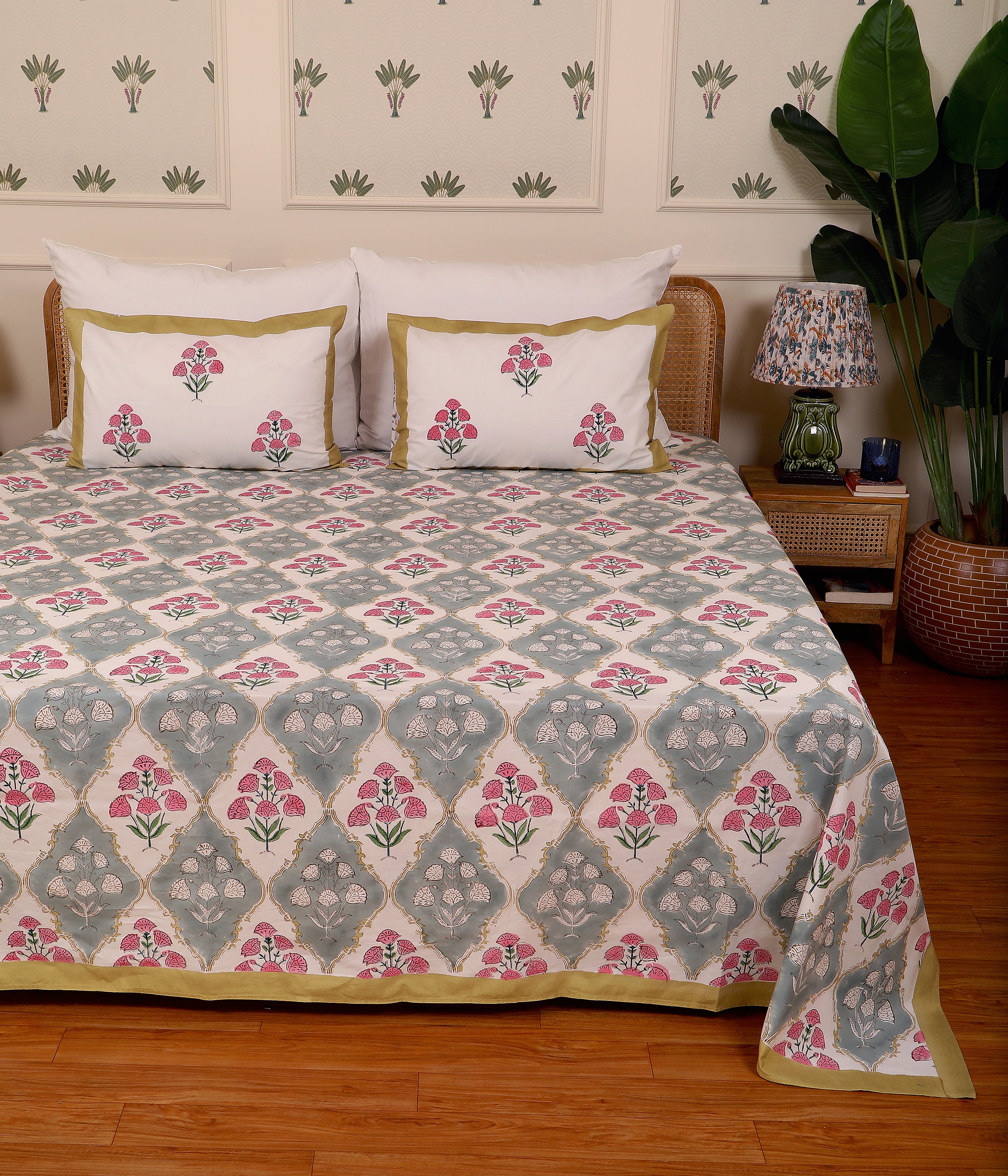 Grey Gold Bloom king size Bedsheet with 2 pillow cover
