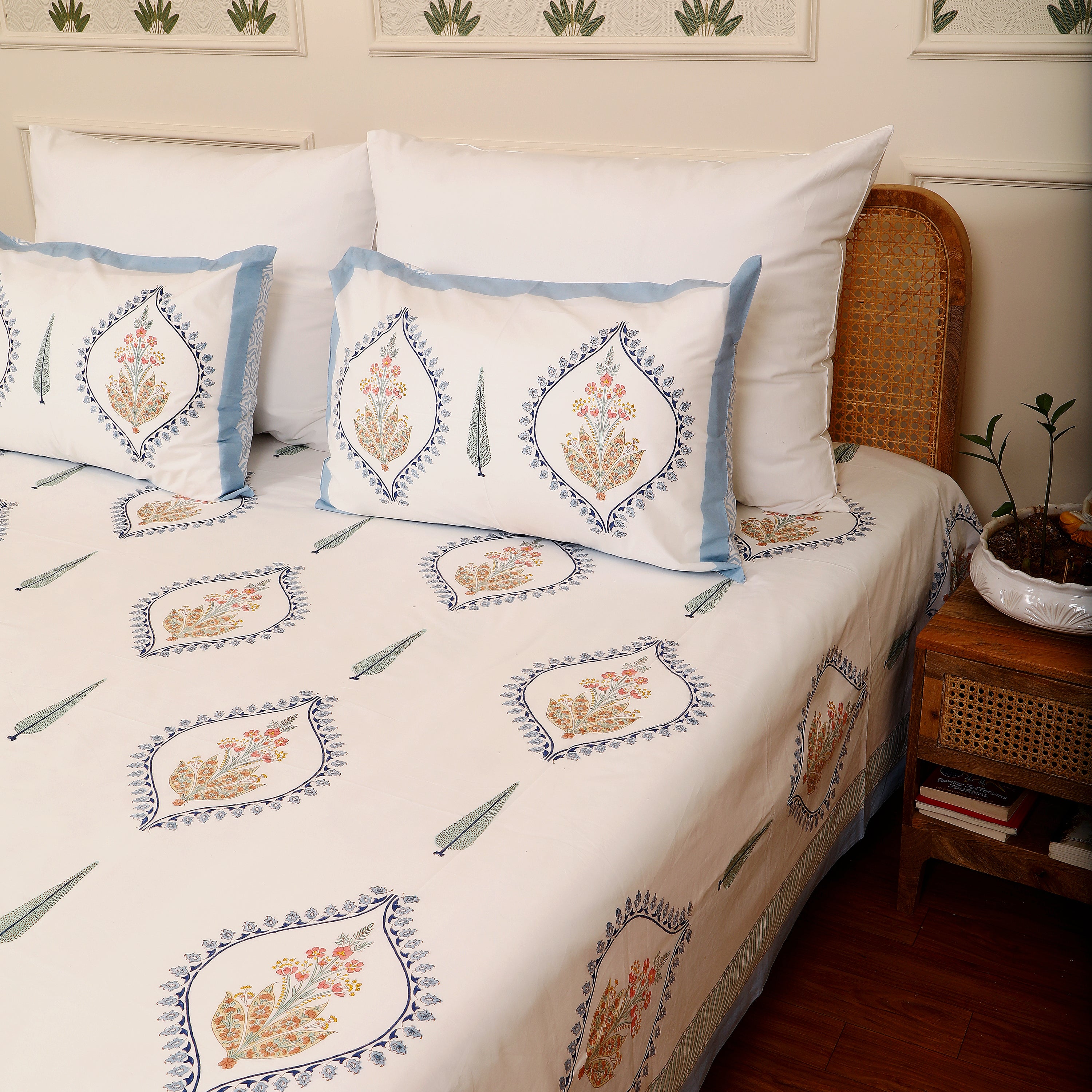 Jannat-e-Gul king size bedsheet with 2 pillow covers