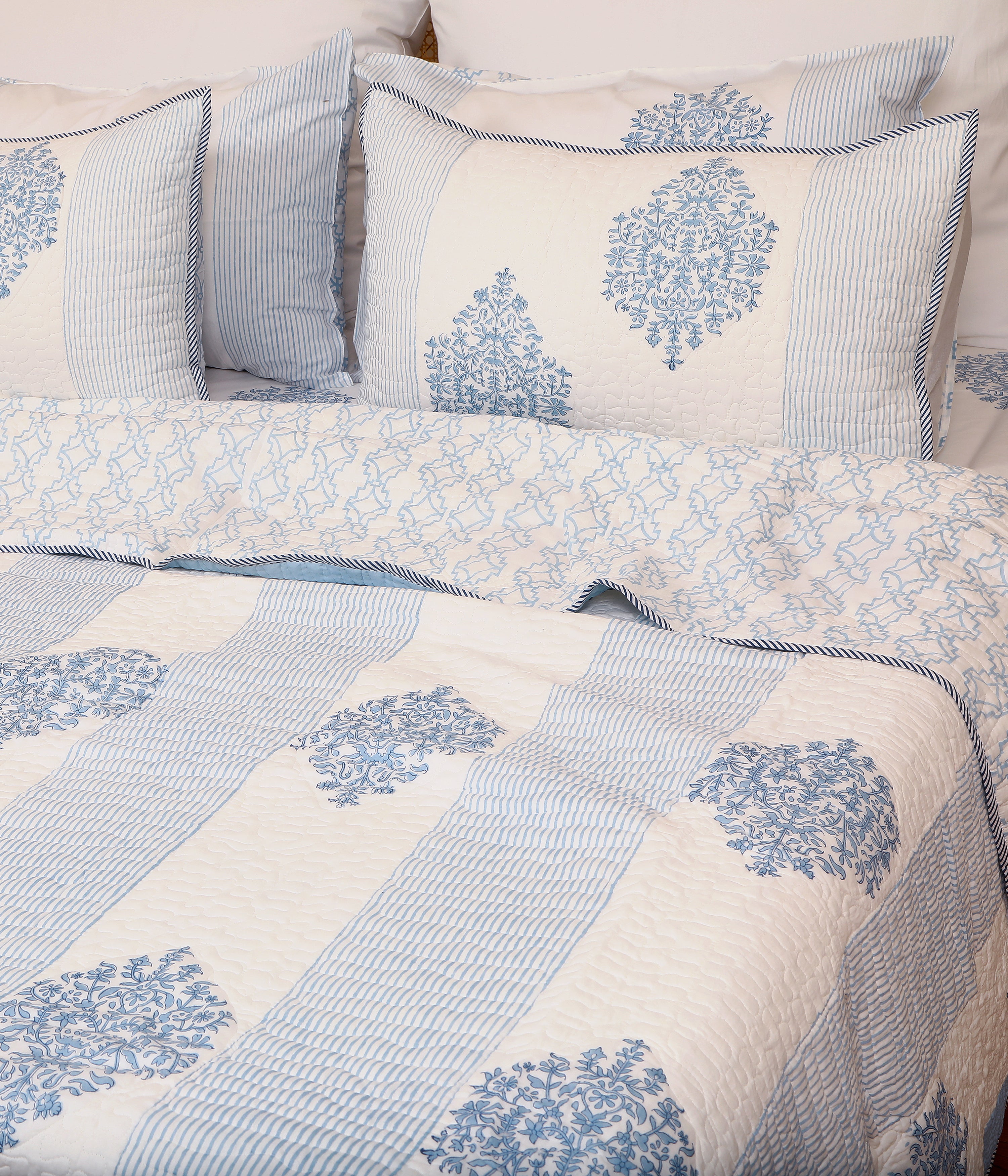 Powder Bloom Quilted bedcover king