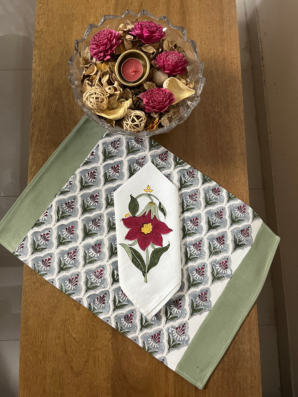 A Pair of Tropical Bloom Table Mat and Napkin Set