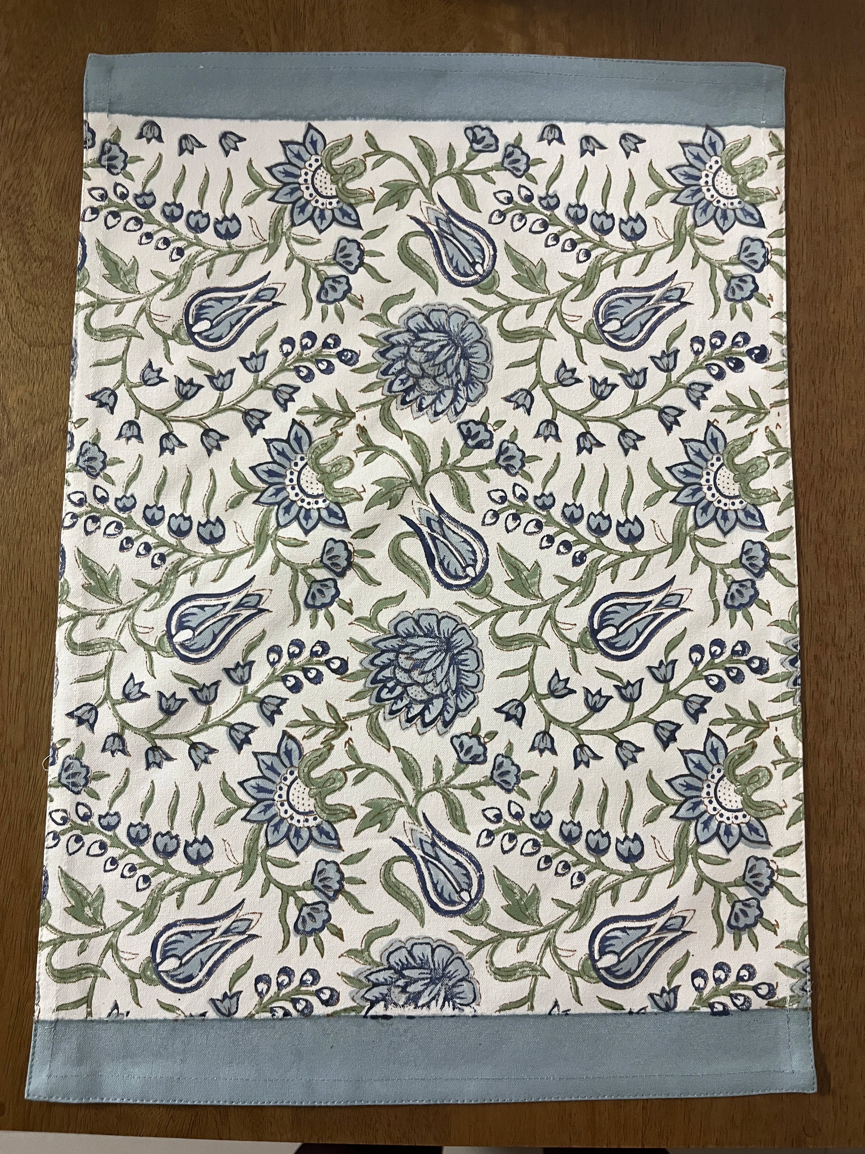 A Pair of Neelbagh Table Mat And Napkin Set