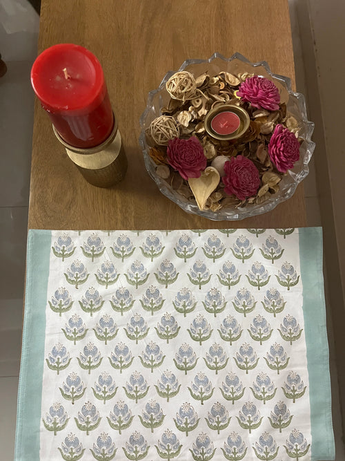 A Pair of Firoza Matset Table Mat And Napkin Set