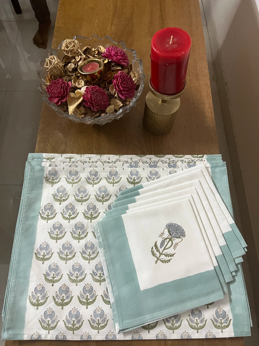 A Pair of Firoza Matset Table Mat And Napkin Set