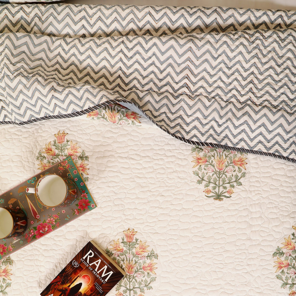 Tulip Bouquet Bedsheet With 2 Pillow Cover