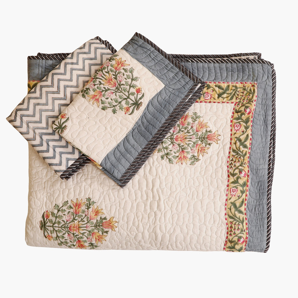 Tulip Bouquet Bedcover