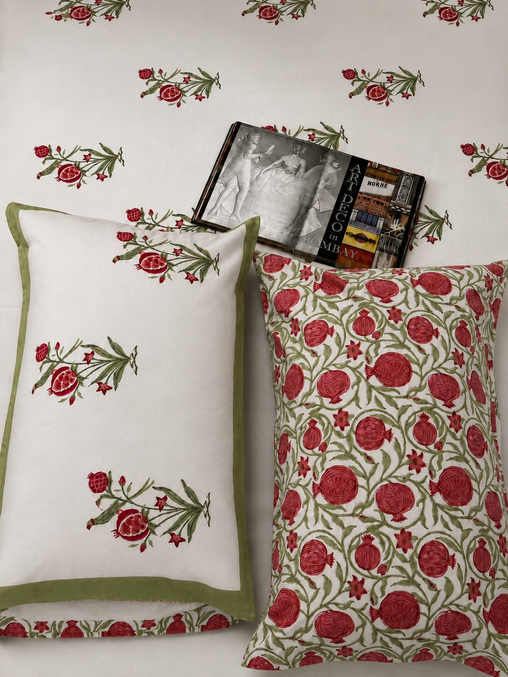 Rose Jharokha Bedsheet With 2 Pillow Cover