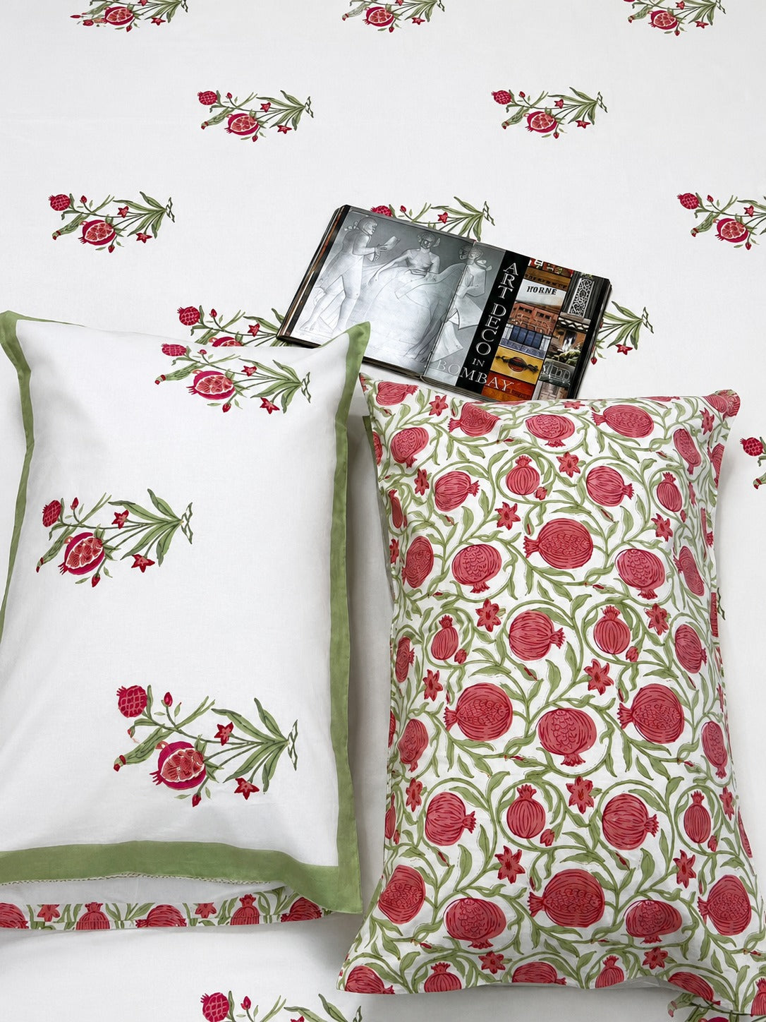 Rose Jharokha Bedsheet With 2 Pillow Cover
