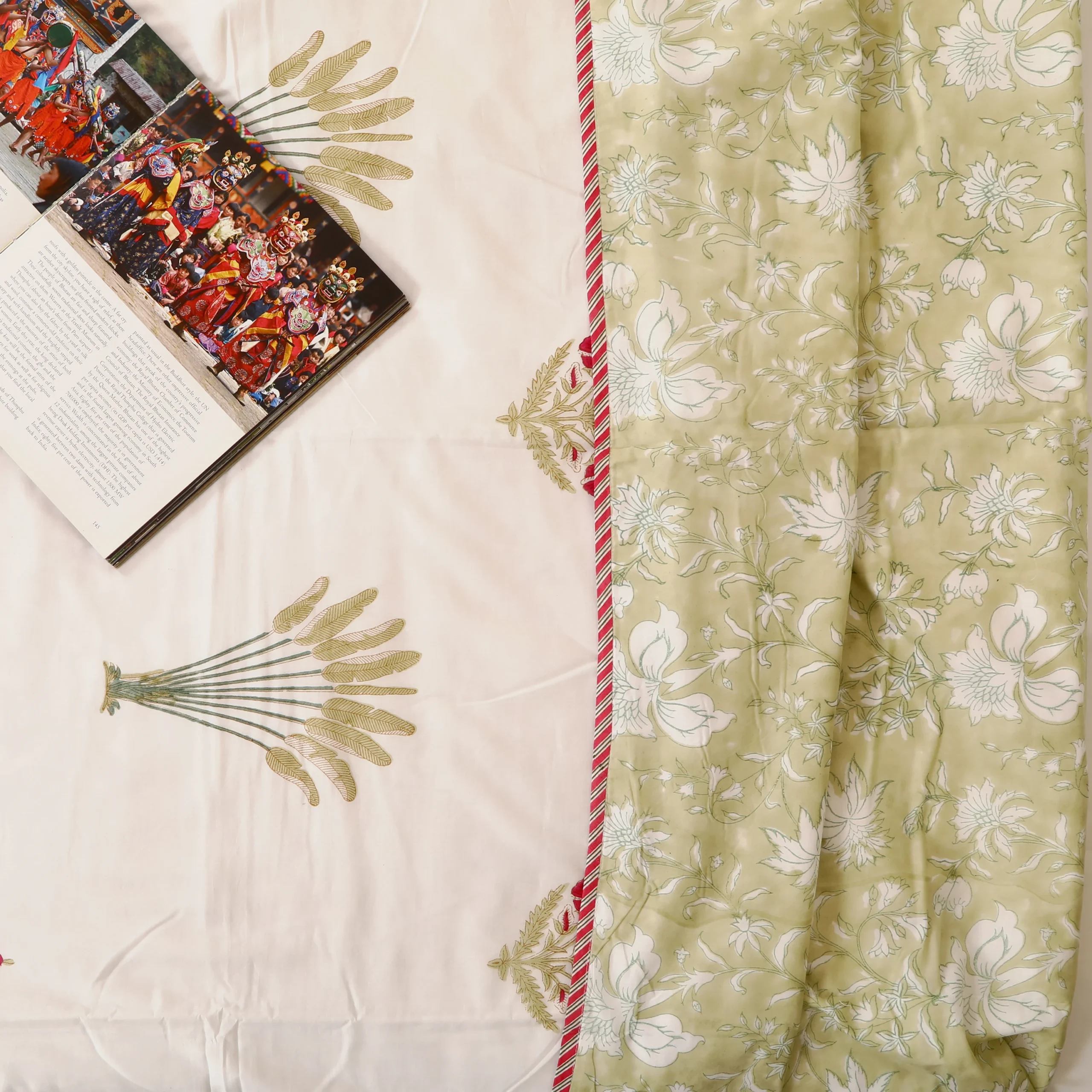 Nishat Gulzar Flannel Dohar Single Pair Set of 2 - Image 4