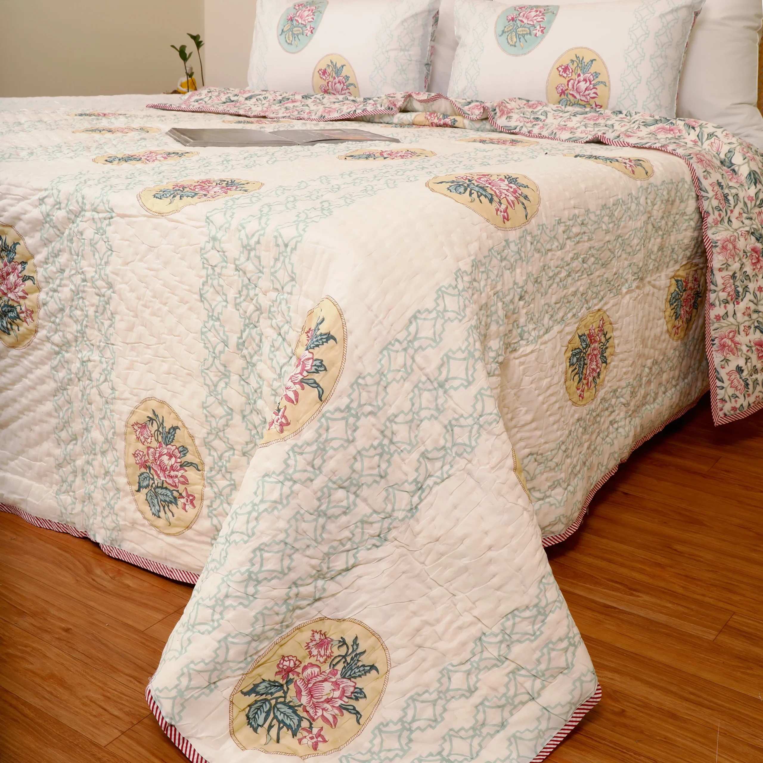 Rustic Rose Quilt Single - Image 2