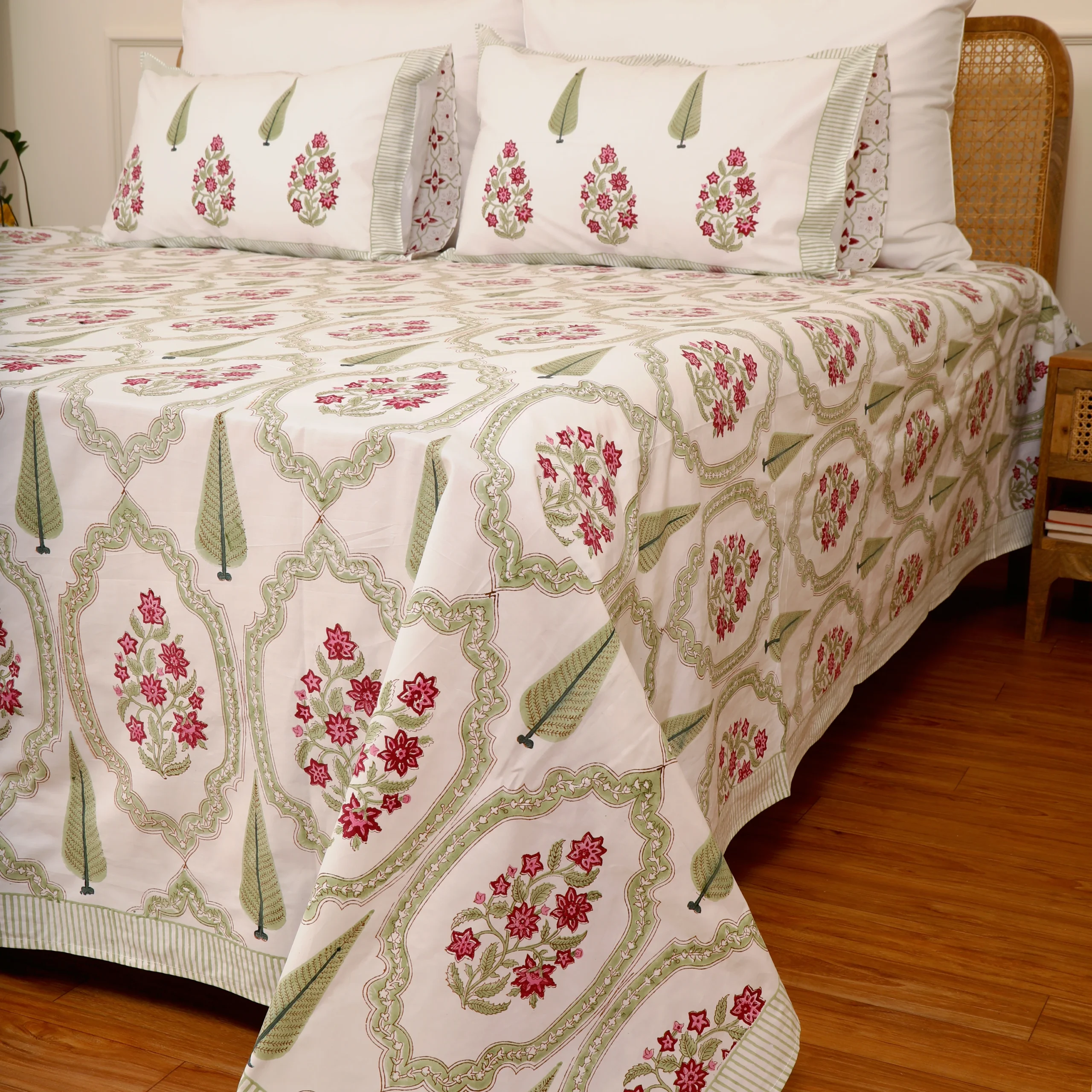 Shahi Gulshan Bedsheet King - Image 3