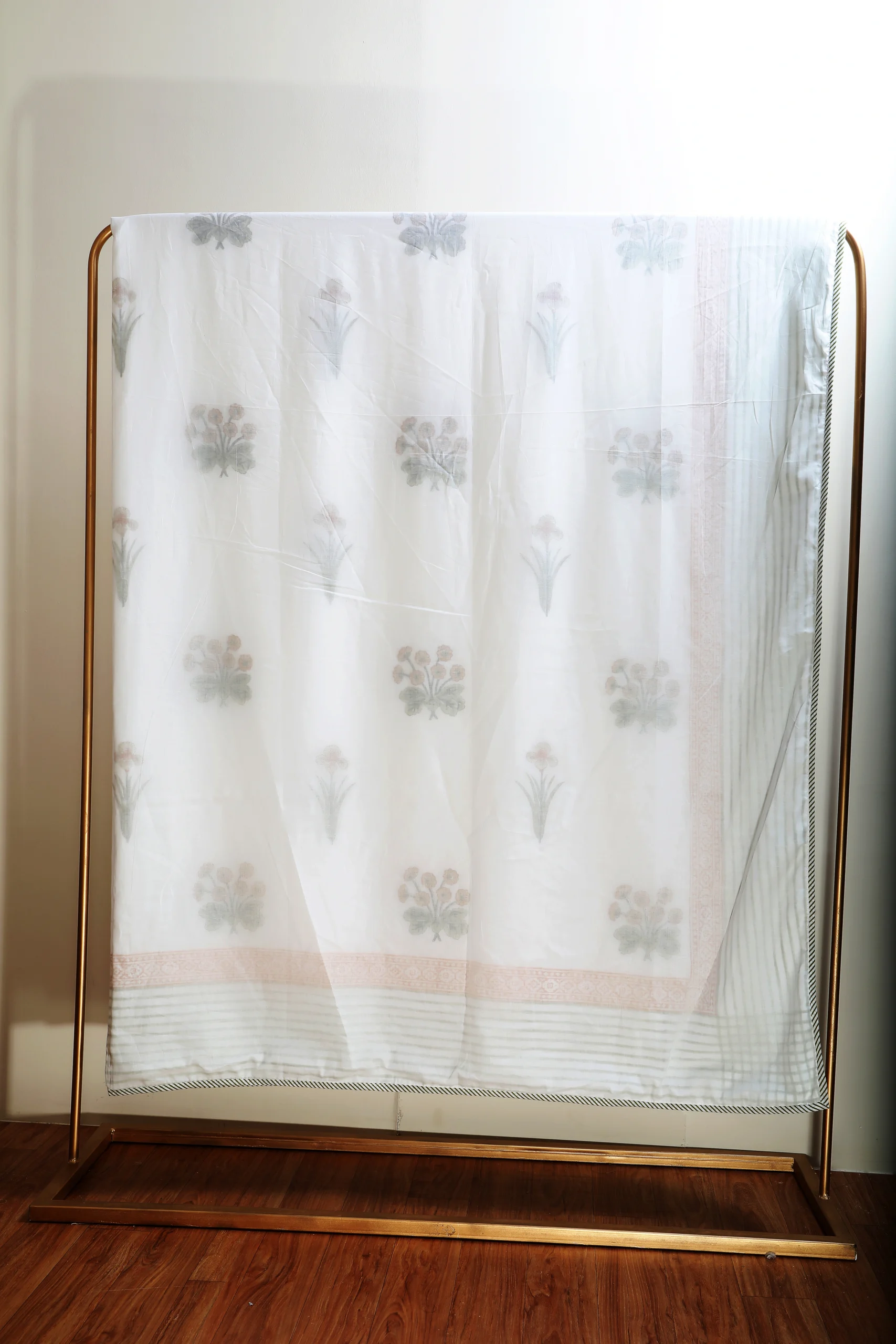 Eira Blossom Mulmul Dohar King - Image 4