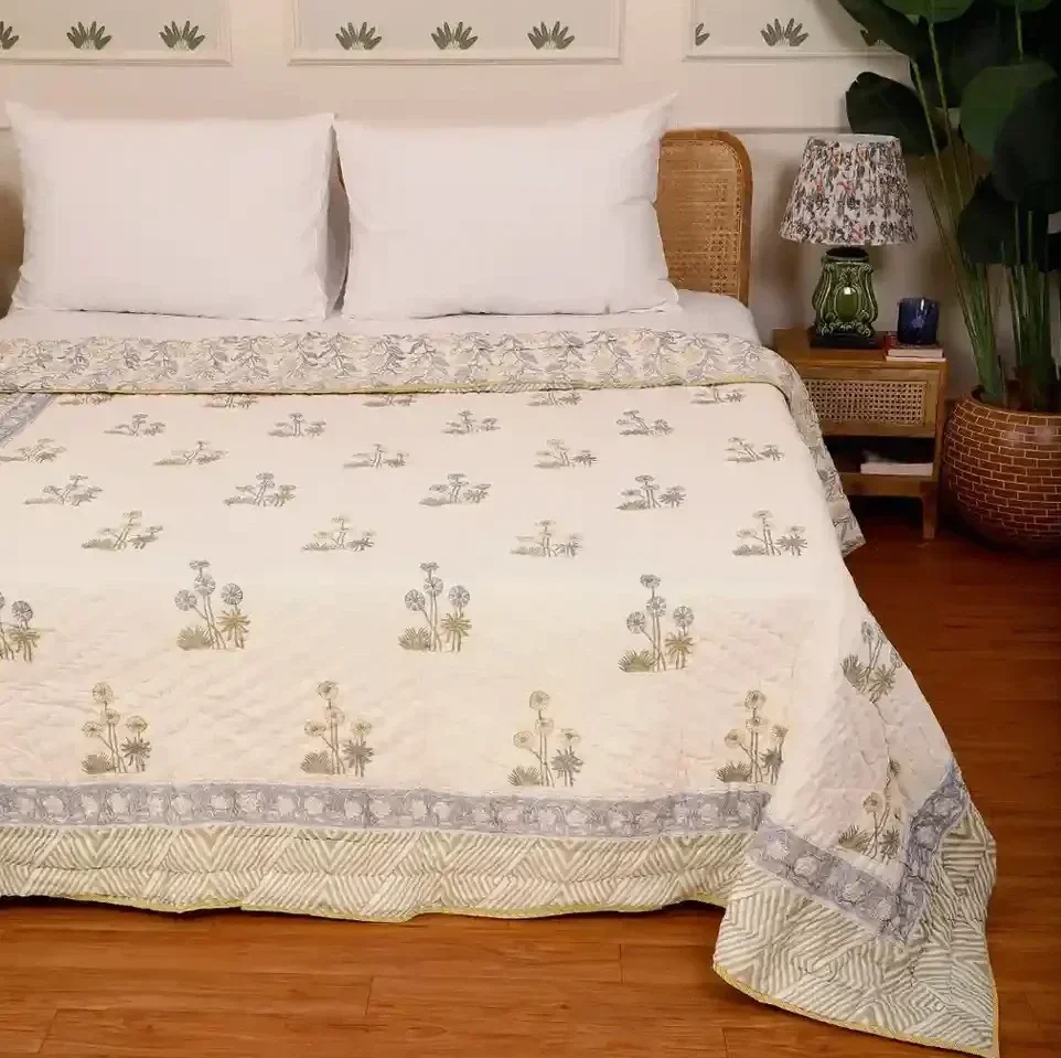 Dandelion Drift Quilt King