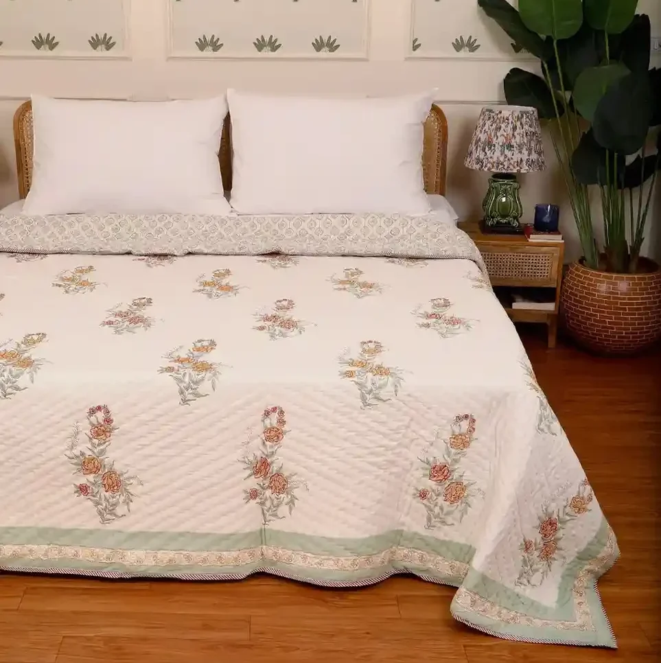 Rosewood Meadow Quilt Single