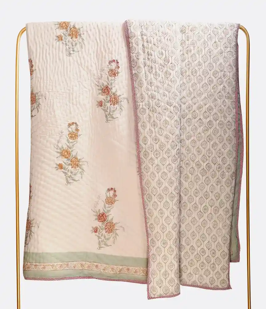 Rosewood Meadow Quilt Single - Image 4