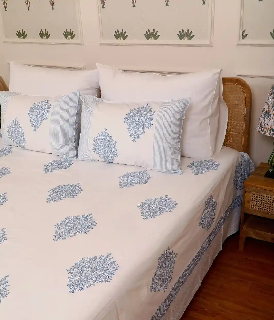 Powder Bloom Bedsheet King - Image 2