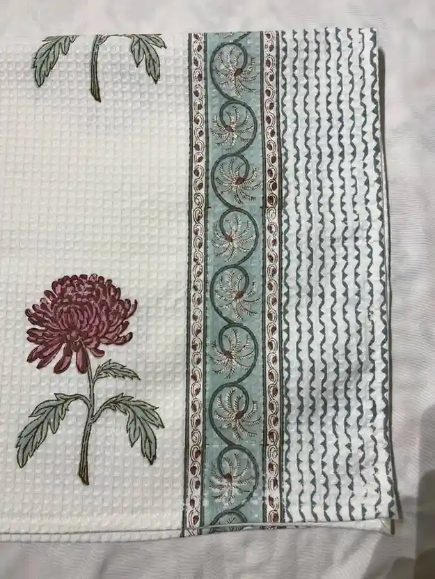 Ruby Woods Towel Set - Image 2