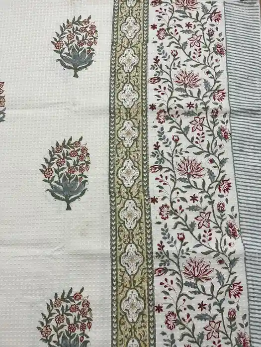 Royal Flora Bath Towel - Image 2