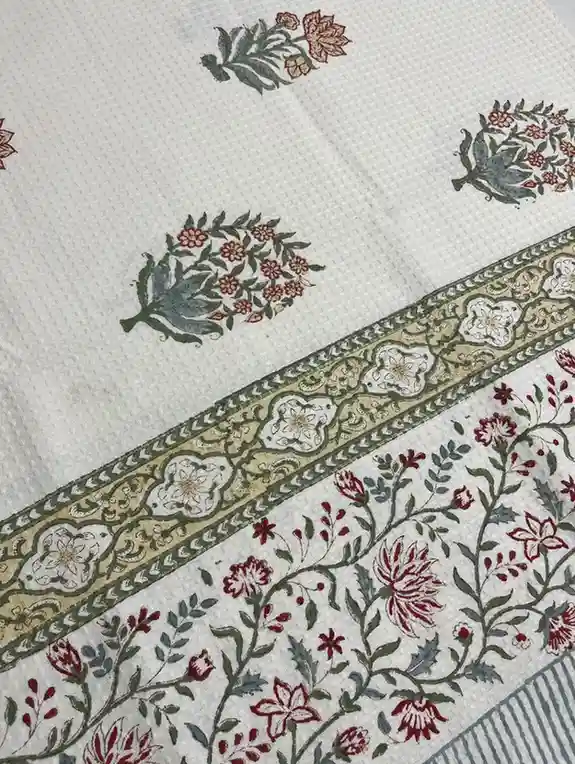 Royal Flora Bath Towel - Image 3