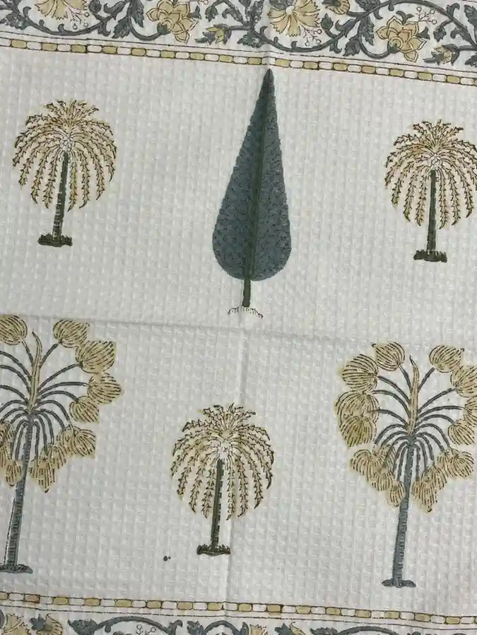 Bagh-e-Bahar Hand Towel - Image 2