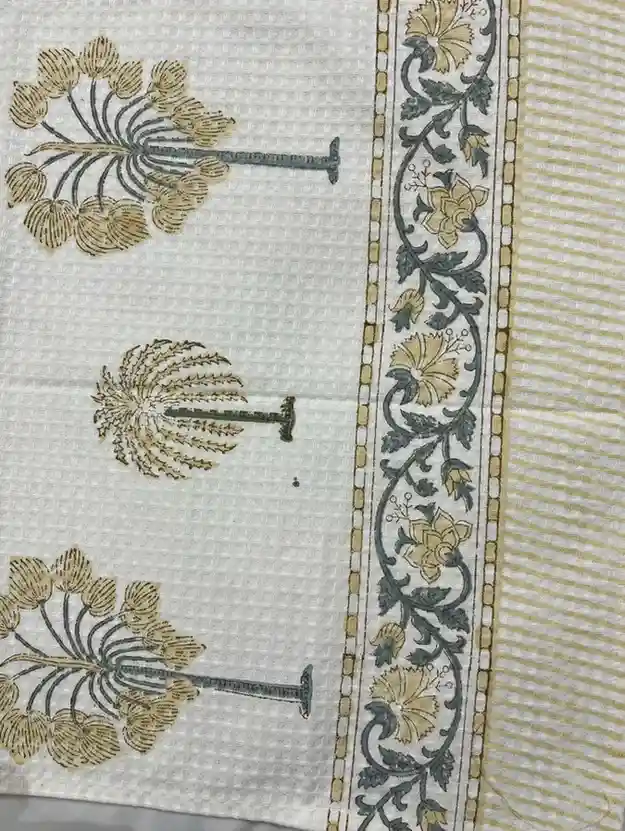 Bagh-e-Bahar Hand Towel - Image 3