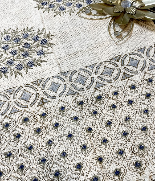 Tarkashi Handloom Table Runner - Image 3