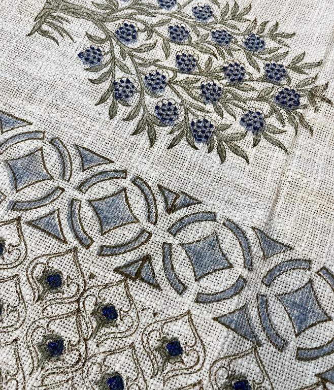 Tarkashi Handloom Table Runner - Image 2