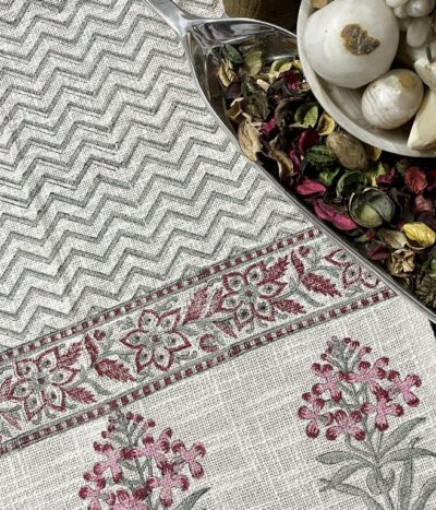 Chevrosa Handloom Table Runner